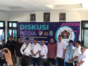 Dialog Media di Aula PWI Bekasi Raya